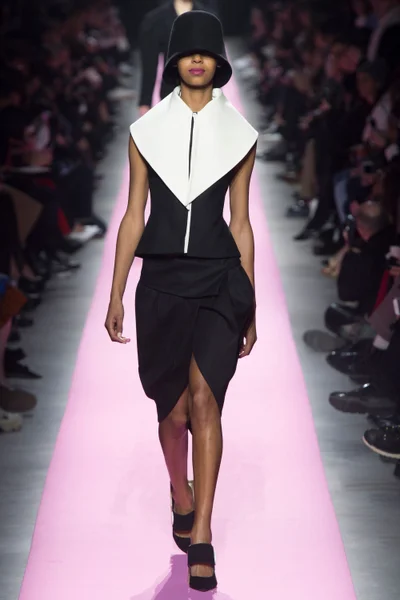 Look 5